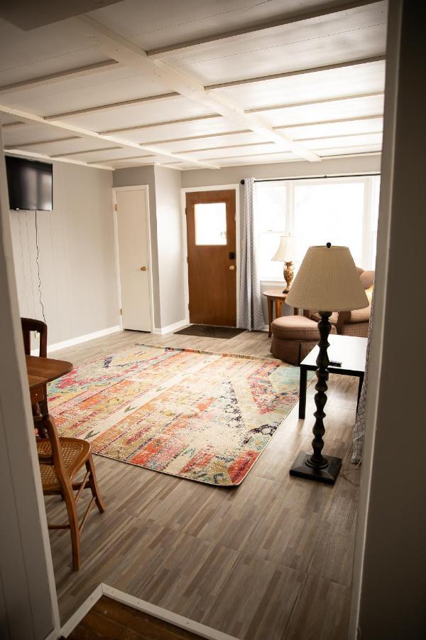 Rustic 2 Bedroom Boho Apartment Laramie Exterior foto